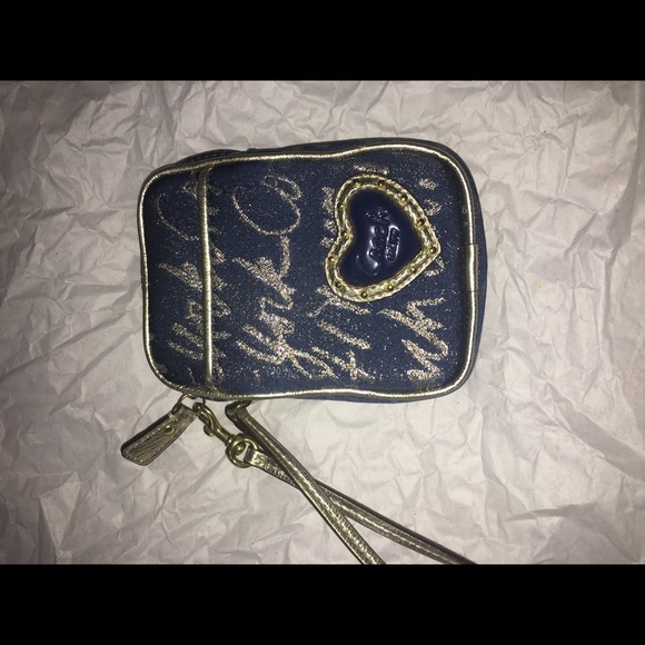 Authentic Coach wristlet like new - Picture 1 of 2